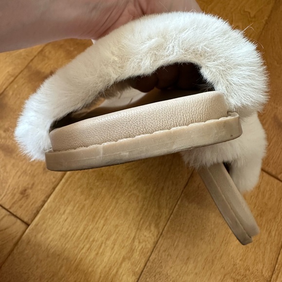 Dolce Vita Giles Slide Sandals - Picture 5 of 7